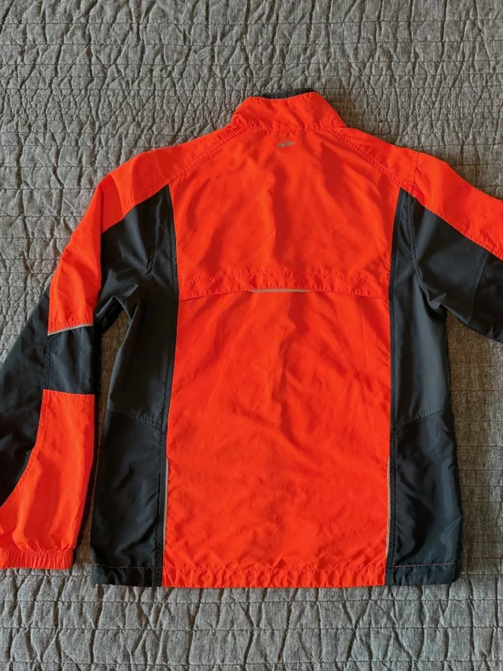 Brooks Running Jacket - Picture 6 of 7
